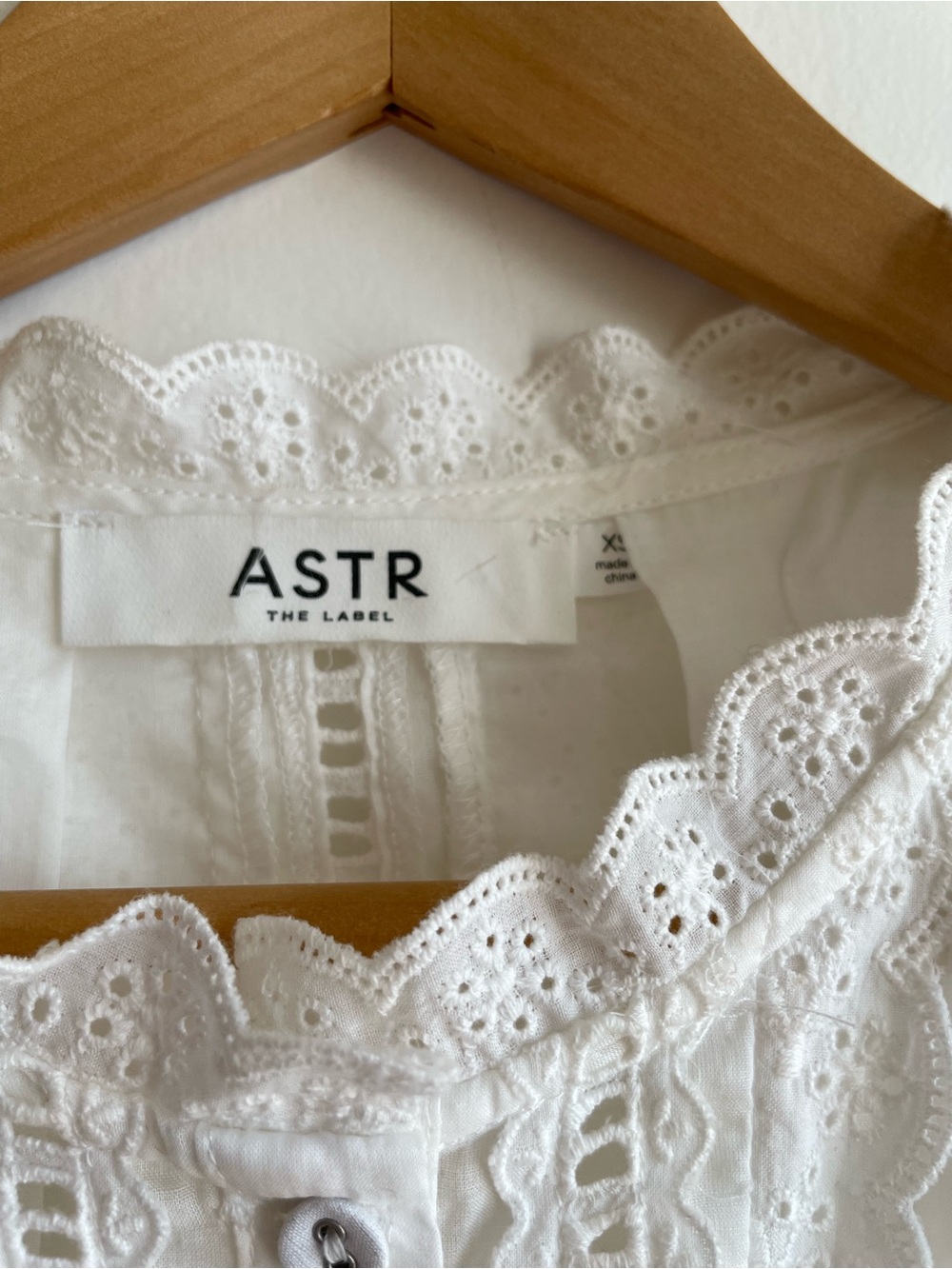 Women Babydoll Eyelet Lace Top XS White Prairie Flowy ASTR The Label 100% Cotton - Picture 3 of 6
